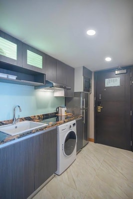 Studio Apartment Near Star Galleria Cinema 3 Luxury Bookings