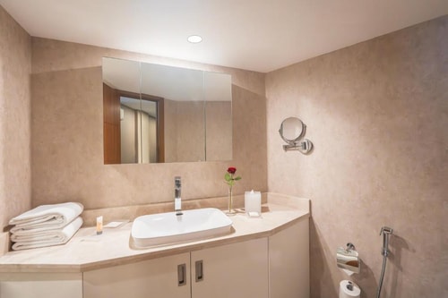 Studio Apartment Near Gold Souk Ab 2 Luxury Bookings