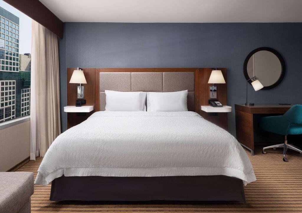 King Room Near Shirley Ryan AbilityLab CHI Luxury Bookings