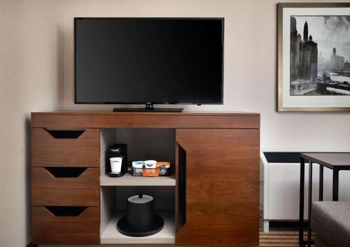 King Room Near Shirley Ryan AbilityLab CHI 3 Luxury Bookings