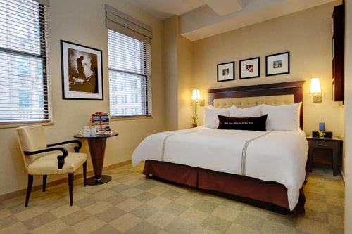 Deluxe King Room Near Bryant Park NYC 3 Luxury Bookings