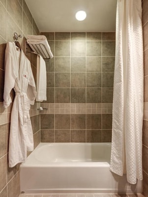 Deluxe King Room Near Bryant Park NYC 4 Luxury Bookings