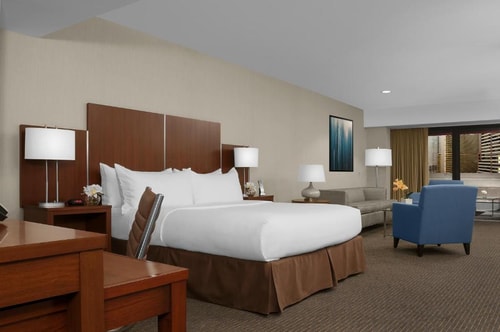 Standard Queen Room Near Gershwin Theatre NYC 11 Luxury Bookings