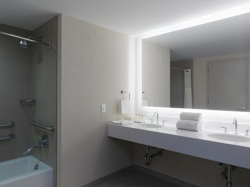 Standard Queen Room Near Gershwin Theatre NYC 13 Luxury Bookings