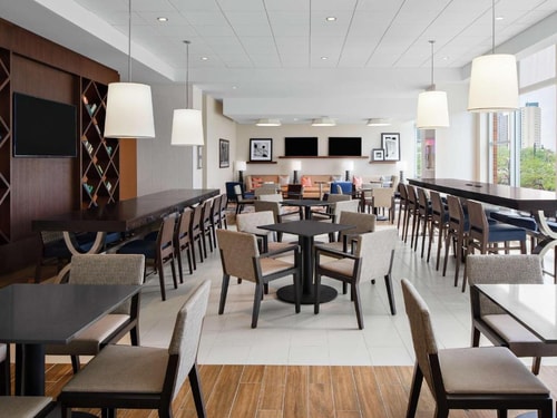 Deluxe King Room Near The Goddard School CHI 9 Luxury Bookings