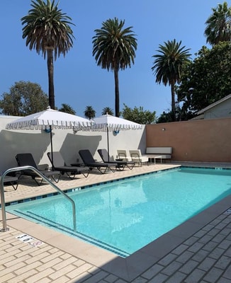 Superior King Room Near Juans Custom Upholstry LA 14 Luxury Bookings