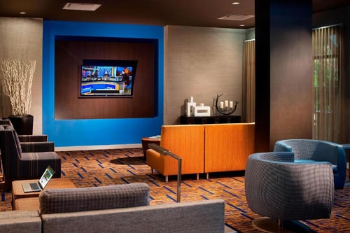 Queen Room Near Buena Vista Watersports ORL 11 Luxury Bookings