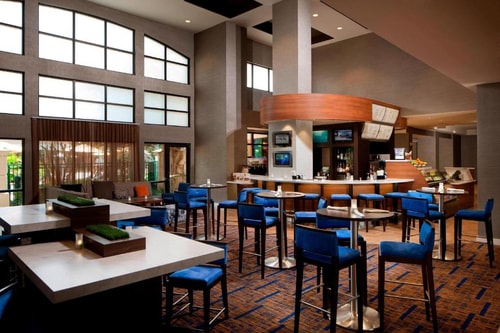 Queen Room Near Buena Vista Watersports ORL 7 Luxury Bookings