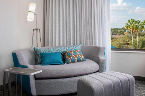 Queen Room Near Buena Vista Watersports ORL 3 Luxury Bookings