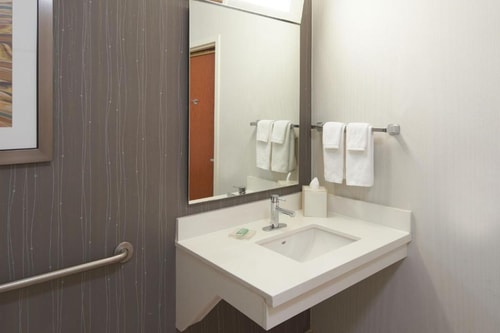 Queen Room Near Buena Vista Watersports ORL 4 Luxury Bookings