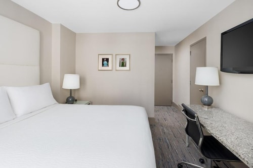 King Room Near Museum Of Contemporary Art CHI 1 Luxury Bookings