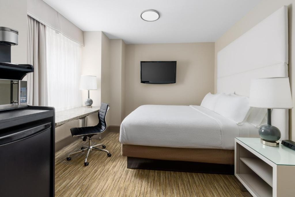 King Room Near Museum Of Contemporary Art CHI Luxury Bookings