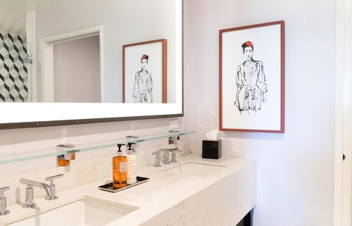 Deluxe King Suite Near First Baptist Church LA 4 Luxury Bookings