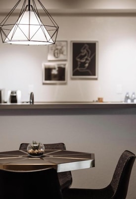 Deluxe King Suite Near First Baptist Church LA 7 Luxury Bookings