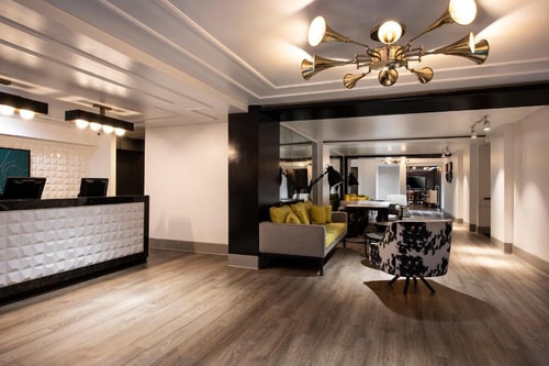 Deluxe King Suite Near First Baptist Church LA 5 Luxury Bookings