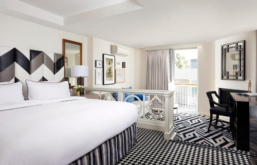 Deluxe Suite Near Saint Victor Catholic Church LA Luxury Bookings