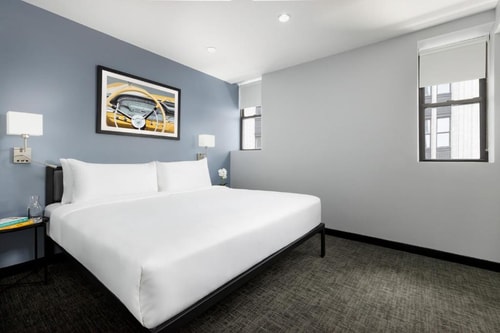 Deluxe King Near James Earl Jones Theatre NYC 3 Luxury Bookings