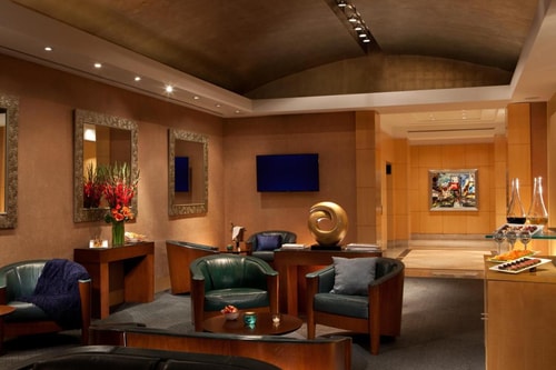 Premier Queen Room Near Hudson Theatre NYC 11 Luxury Bookings