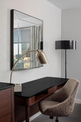 Traditional King Room Near Gap NYC 1 Luxury Bookings