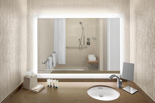 Traditional King Room Near Gap NYC 4 Luxury Bookings