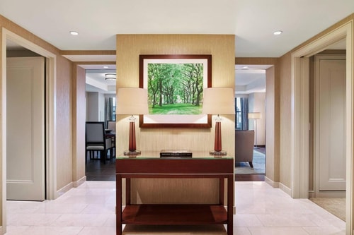 Traditional King Room Near Gap NYC 9 Luxury Bookings