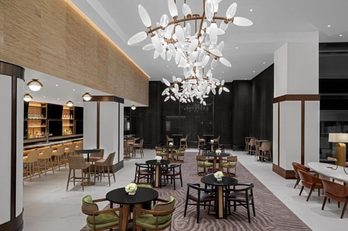 Traditional King Room Near Gap NYC 11 Luxury Bookings