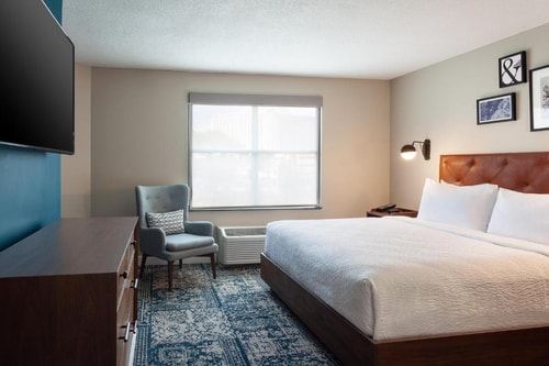 Executive King Suite Near South College ORL Luxury Bookings