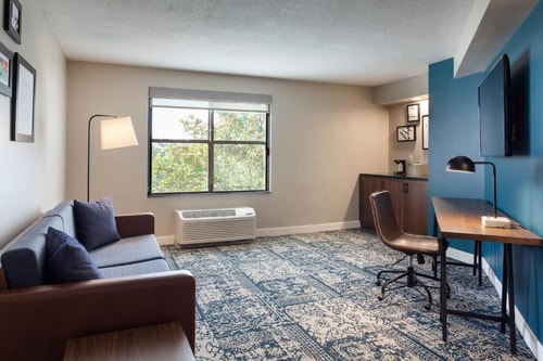 Executive King Suite Near South College ORL 1 Luxury Bookings