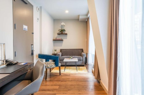 King Room Near Little Collins NYC 9 Luxury Bookings