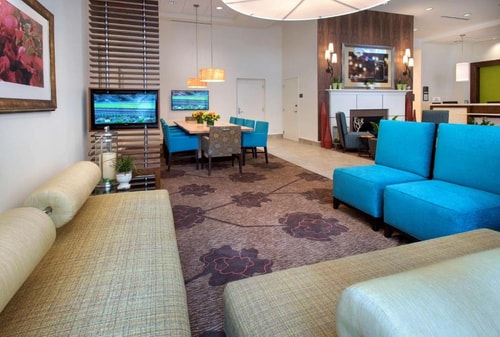 King Room Near Museum of Illusions CHI 11 Luxury Bookings