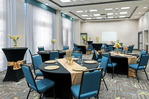 King Studio Suite Near Airport Lakes Park ORL 7 Luxury Bookings