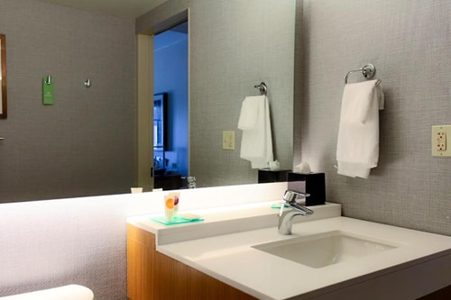 King Room Near Nichols Park CHI 6 Luxury Bookings
