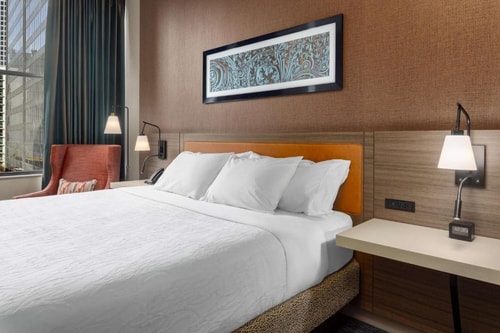 King Room Near The Art Institute of CHI 1 Luxury Bookings