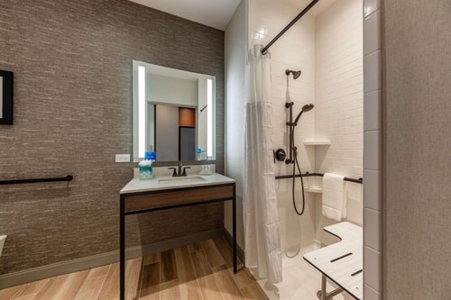 King Room Near The Art Institute of CHI 7 Luxury Bookings