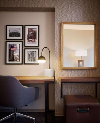 King Studio Suite Near Train Moment CHI 3 Luxury Bookings