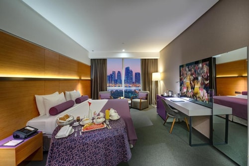 Premium Room Near Lulu hypermarket Luxury Bookings