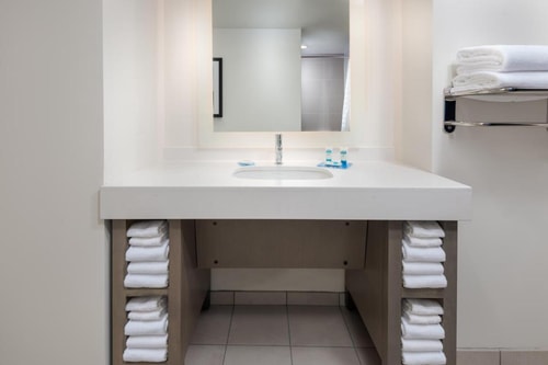 King Room Near Brooklyn Boulders CHI 2 Luxury Bookings