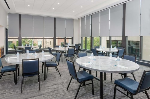 King Room Near Brooklyn Boulders CHI 4 Luxury Bookings