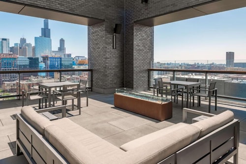King Room Near Brooklyn Boulders CHI 11 Luxury Bookings
