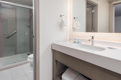 King Room Near Brooklyn Boulders CHI 3 Luxury Bookings