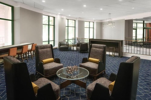 King Room Near UI Health CHI 5 Luxury Bookings