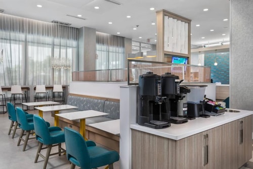 King Studio Near Bass Pro Shops ORL 5 Luxury Bookings