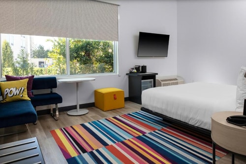 Guest Room Near The Cheesecake Factory ORL 1 Luxury Bookings