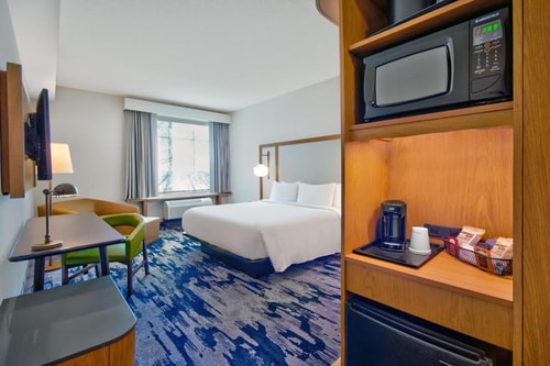 King Room Near Five Below ORL 1 Luxury Bookings
