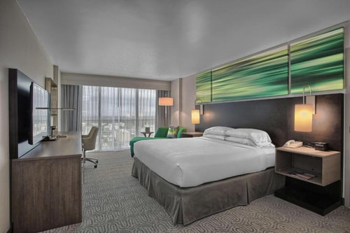 King Room Near Swift Title Loans ORL 1 Luxury Bookings