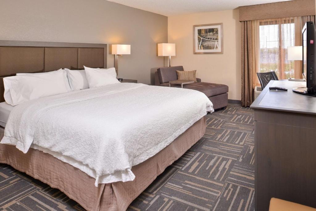 King Room Near Costco Wholesale ORL Luxury Bookings