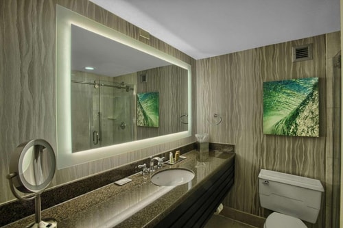 King Room Near Swift Title Loans ORL 2 Luxury Bookings