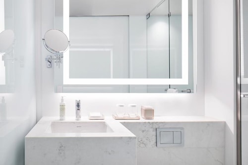 Classic Room Near Bryant Park NYC 4 Luxury Bookings