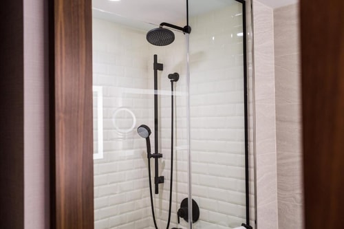 Leisure King Room Near Greywind NYC 3 Luxury Bookings
