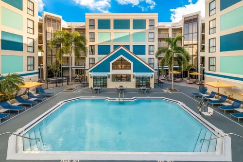 1 Bedroom King Suite Near Planet Fitness ORL 13 Luxury Bookings